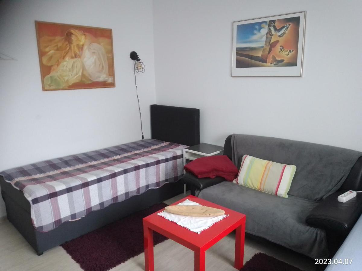 Am Bahnhof Apartment Werneuchen Luaran gambar